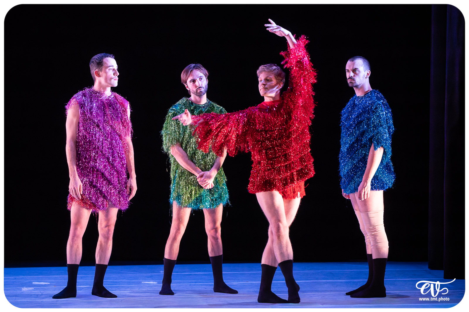 A4 (COMME LA FEUILLE) CIE CHICOS MAMBO